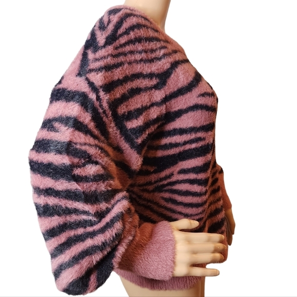 Express Fuzzy SOFT pink mauve/black zebra sweater. Women's size Large. - Picture 9 of 15